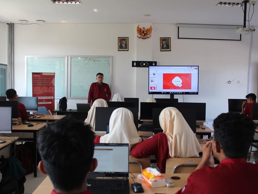 Telkom University Surabaya Gelar Pelatihan Mikrokontroler dan TIK…